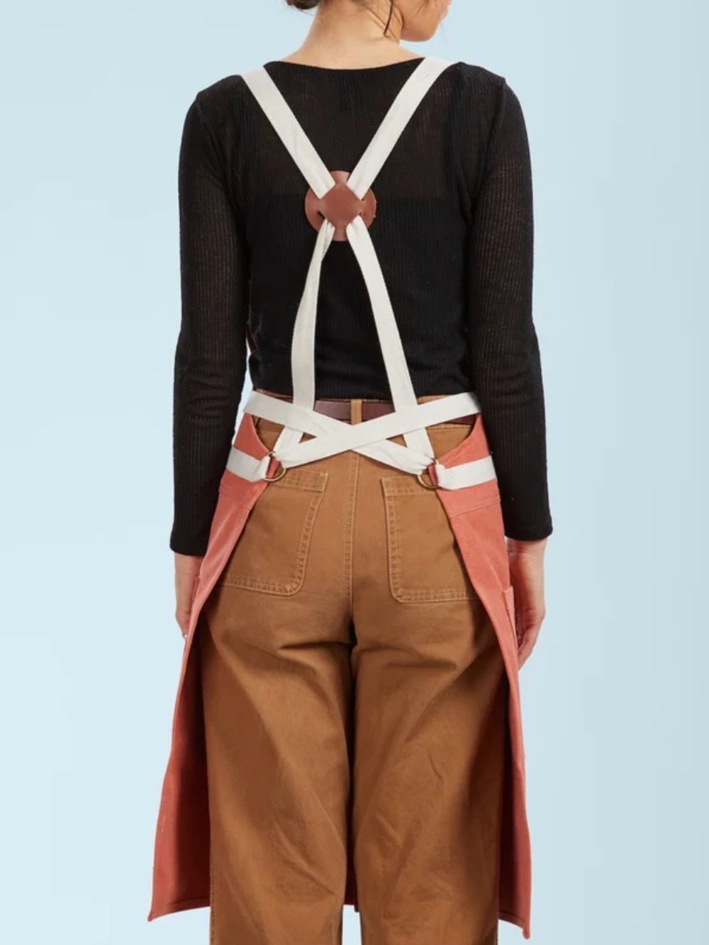 Caldo Split-Leg Apron - Picture 2 of 5